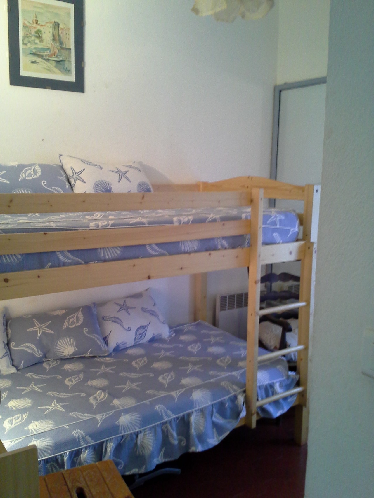 Chambre avec 2 lits superposés